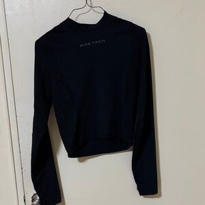 Nike trail crop top long sleeve